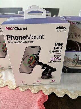 Phone Mount & Wireless Charger 15W Fast Charge - Black